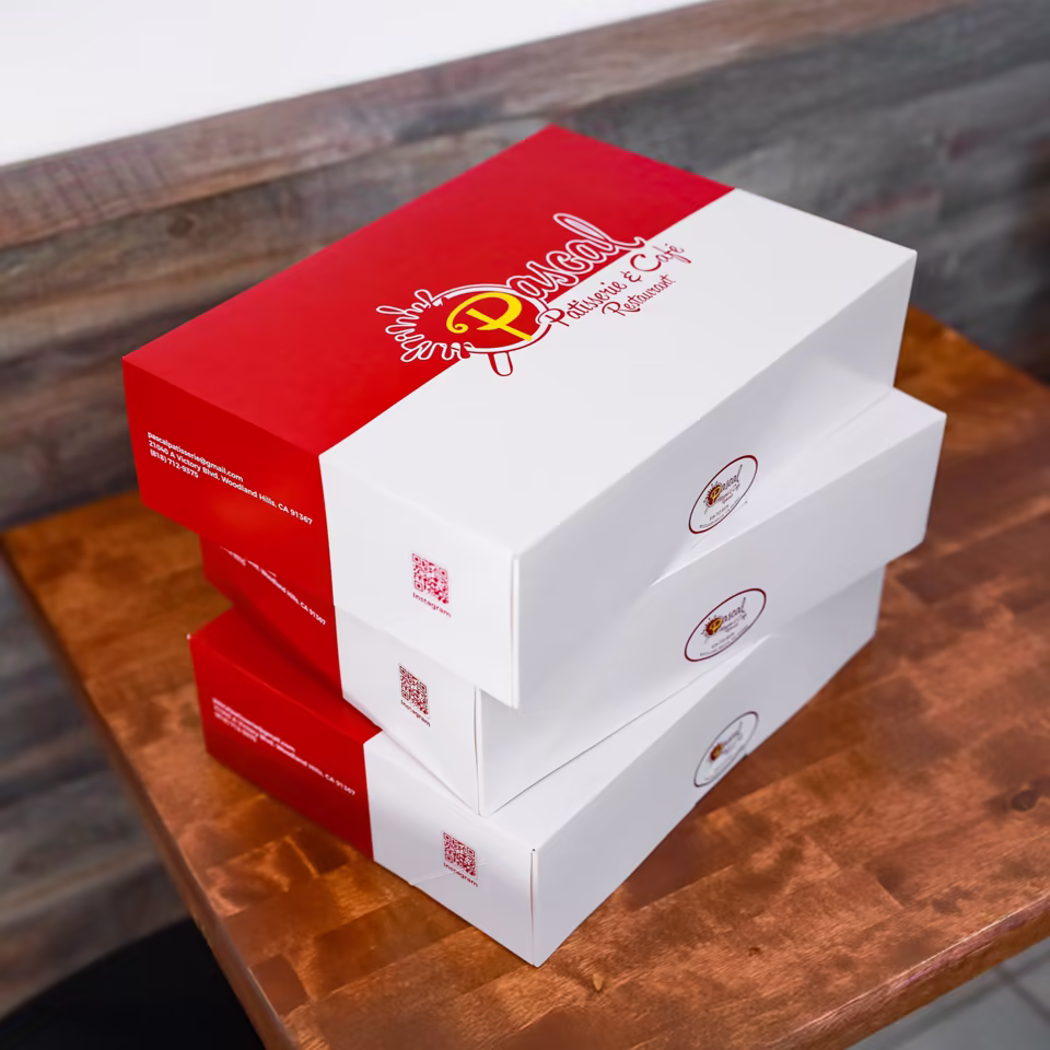 Wholesale Personalized Donut Boxes with Free Design